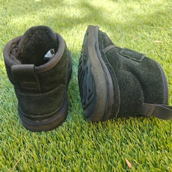 NEW UGG Neumel Graphic Black Genuine Shearling Boots Sheepskin - Picture 5 of 7